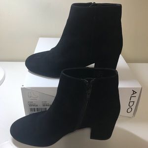 Also Ciredia suede ankle booties